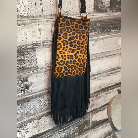 Leopard print with fringe crossbody purse with adj strap 10”x13” leather - Picture 4 of 14